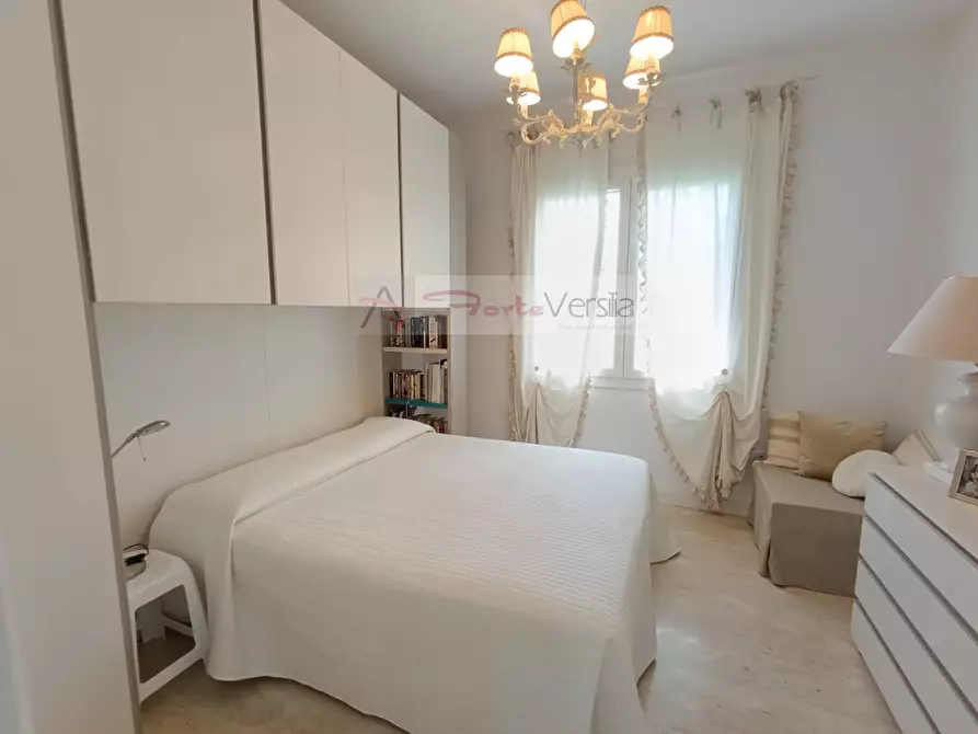 Immagine 18 di Casa indipendente in vendita  a Forte Dei Marmi