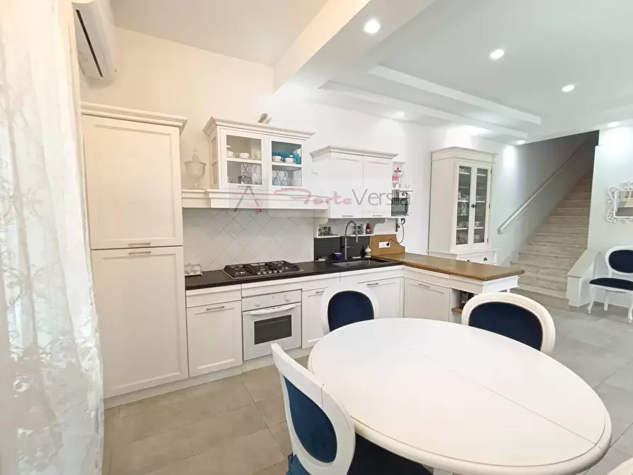 Immagine 4 di Casa indipendente in vendita  a Forte Dei Marmi