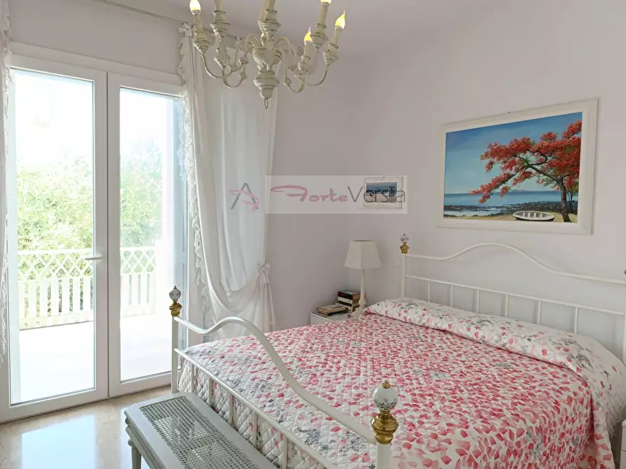 Immagine 26 di Casa indipendente in vendita  a Forte Dei Marmi