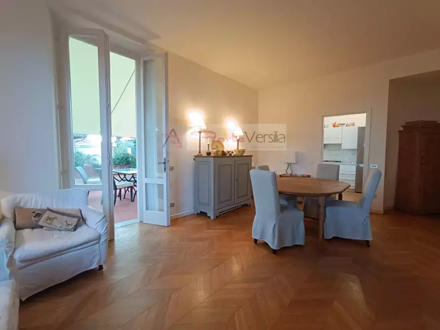 Immagine 1 di Appartamento in vendita  a Forte Dei Marmi