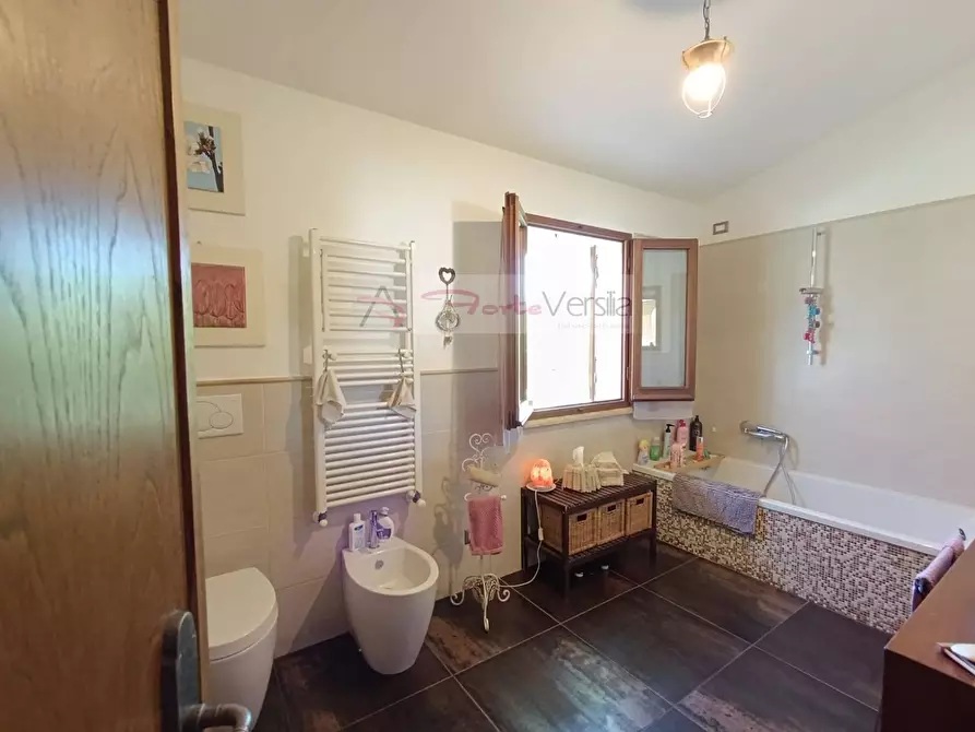 Immagine 24 di Villa in vendita  a Pietrasanta