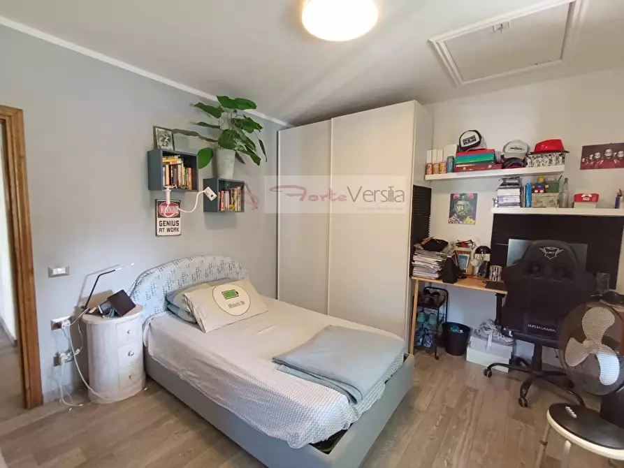 Immagine 14 di Villa in vendita  a Pietrasanta