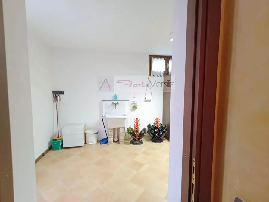 Immagine 24 di Villa in vendita  a Montignoso