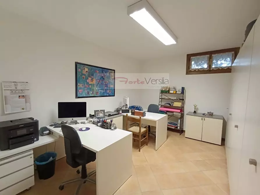 Immagine 23 di Villa in vendita  a Montignoso