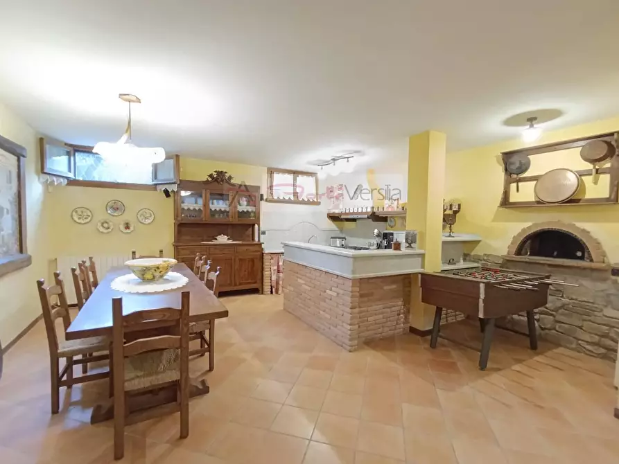 Immagine 17 di Villa in vendita  a Montignoso