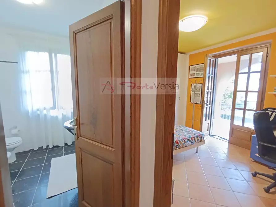 Immagine 49 di Villa in vendita  a Montignoso