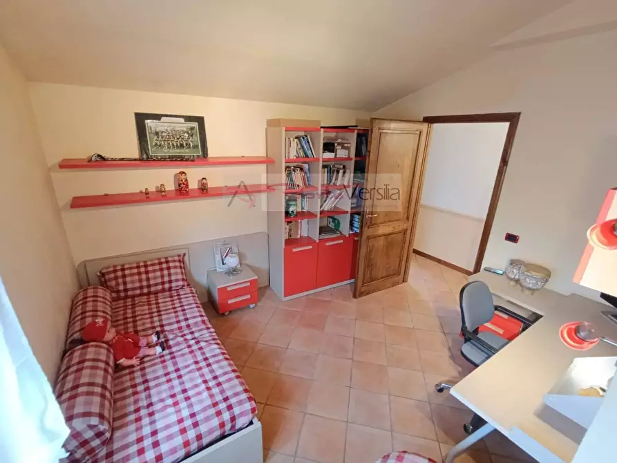 Immagine 48 di Villa in vendita  a Montignoso