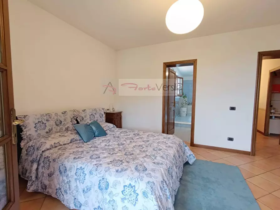 Immagine 38 di Villa in vendita  a Montignoso