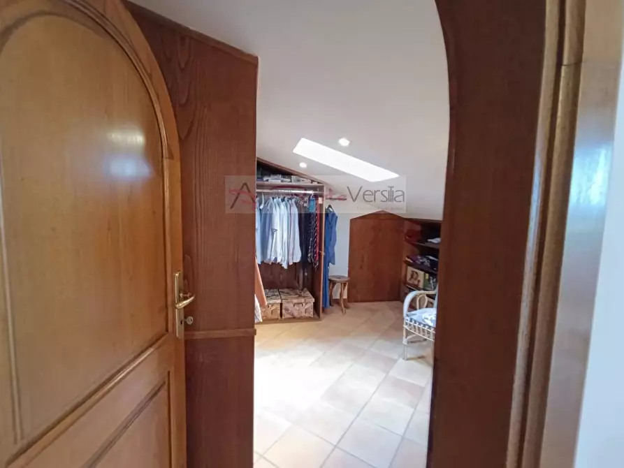 Immagine 41 di Villa in vendita  a Montignoso