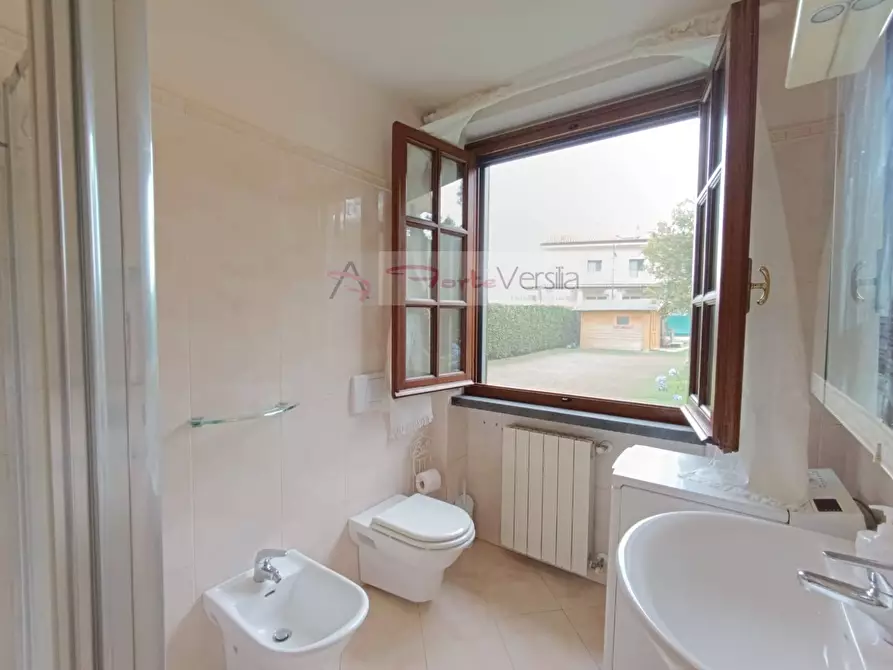 Immagine 31 di Villa in vendita  a Montignoso