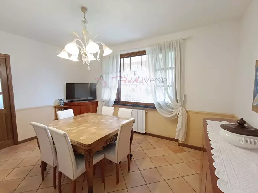 Immagine 5 di Villa in vendita  a Montignoso