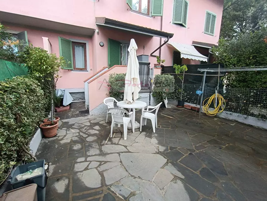 Immagine 9 di Villetta a schiera in vendita  a Forte Dei Marmi