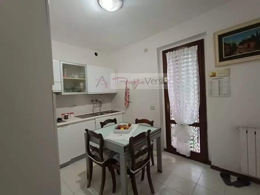 Immagine 7 di Villetta a schiera in vendita  a Forte Dei Marmi