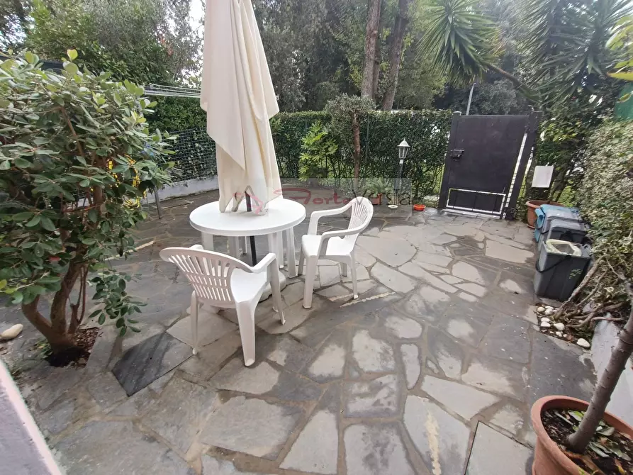 Immagine 13 di Villetta a schiera in vendita  a Forte Dei Marmi