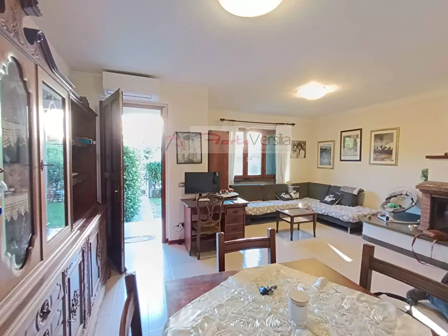 Immagine 2 di Villetta a schiera in vendita  a Forte Dei Marmi