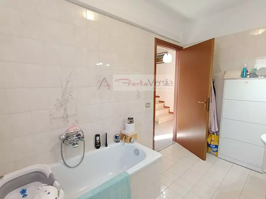 Immagine 17 di Villetta a schiera in vendita  a Forte Dei Marmi