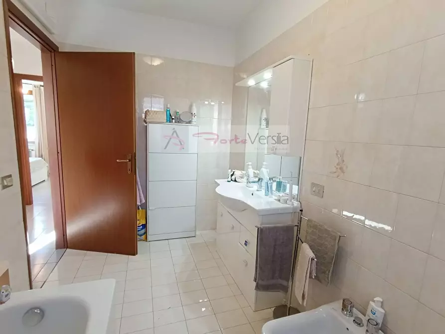 Immagine 16 di Villetta a schiera in vendita  a Forte Dei Marmi