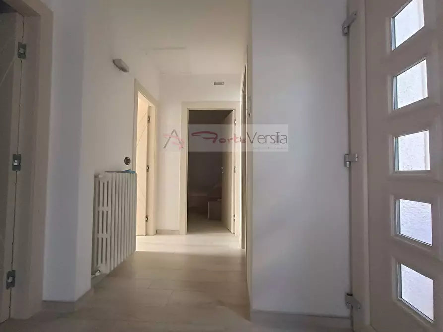 Immagine 17 di Villa in vendita  a Forte Dei Marmi
