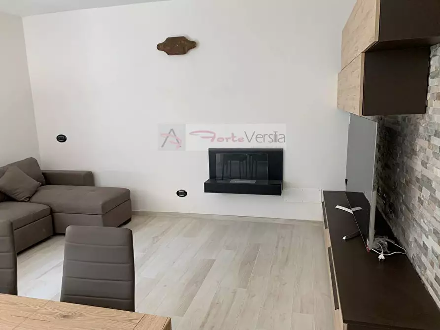 Immagine 3 di Villa in vendita  a Forte Dei Marmi