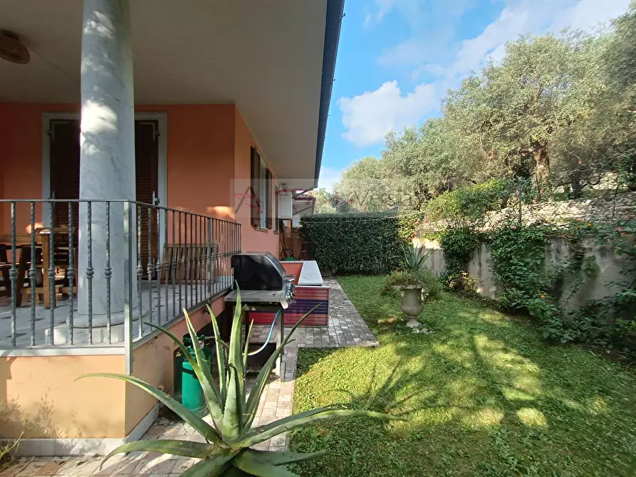 Immagine 5 di Villetta a schiera in vendita  a Seravezza