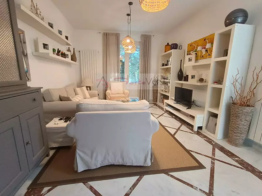 Immagine 9 di Villetta a schiera in vendita  a Seravezza