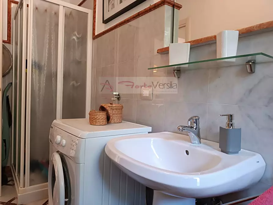 Immagine 23 di Villetta a schiera in vendita  a Seravezza