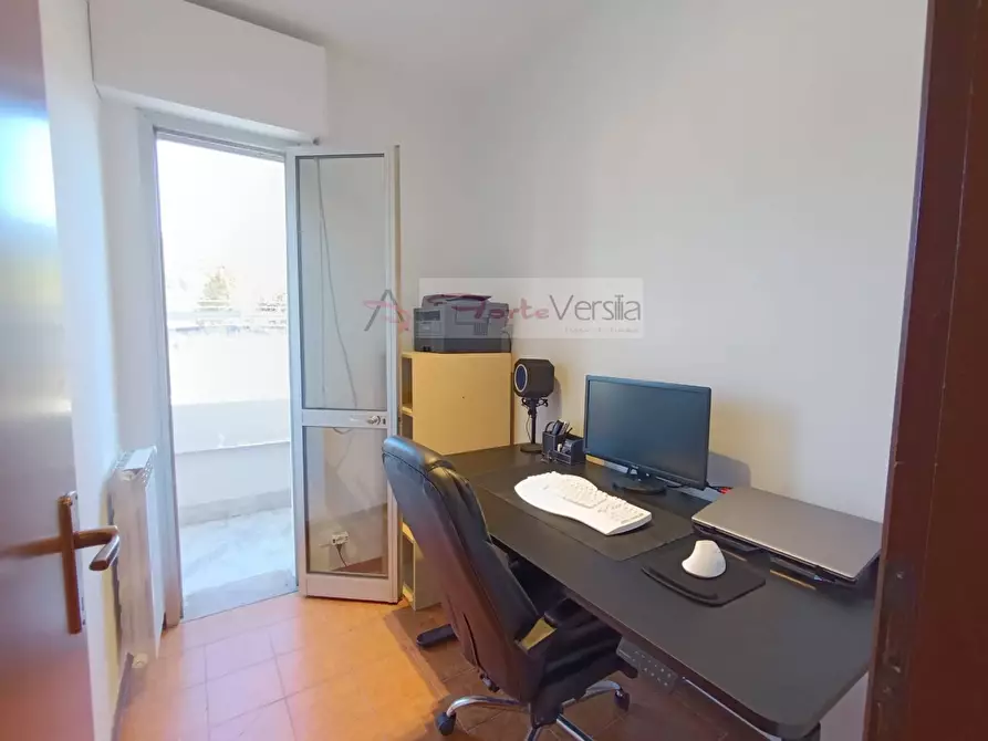 Immagine 33 di Villetta a schiera in vendita  a Montignoso