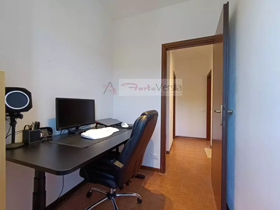 Immagine 32 di Villetta a schiera in vendita  a Montignoso