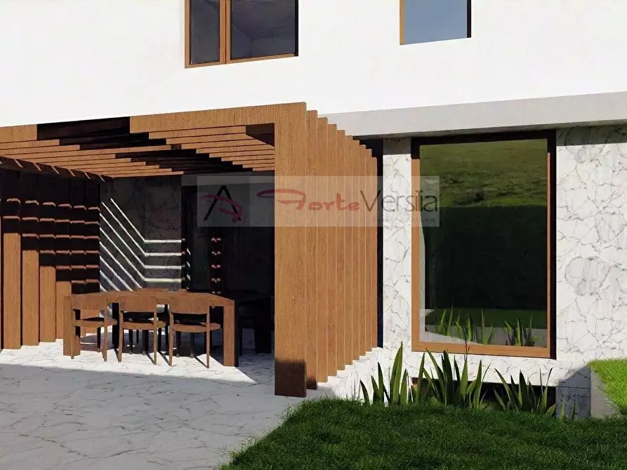 Immagine 3 di Villa in vendita  a Camaiore