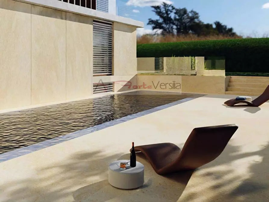 Immagine 7 di Villa in vendita  a Camaiore