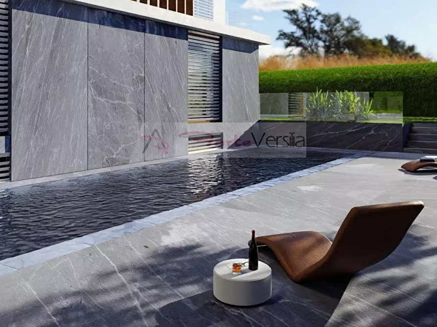 Immagine 11 di Villa in vendita  a Camaiore