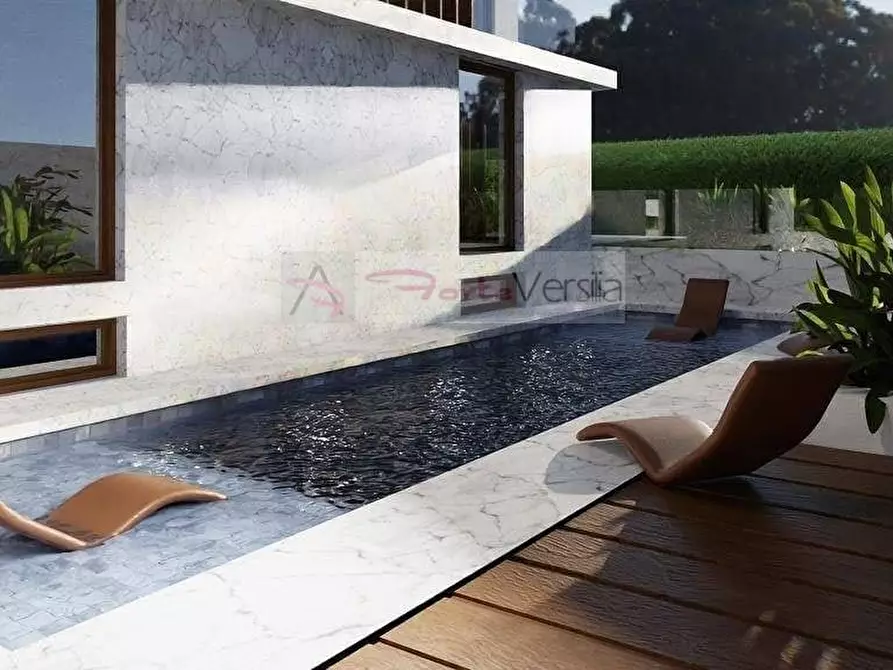 Immagine 15 di Villa in vendita  a Camaiore