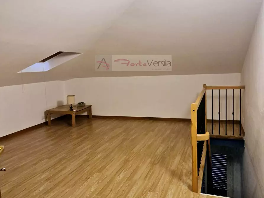 Immagine 17 di Villa in vendita  a Carrara