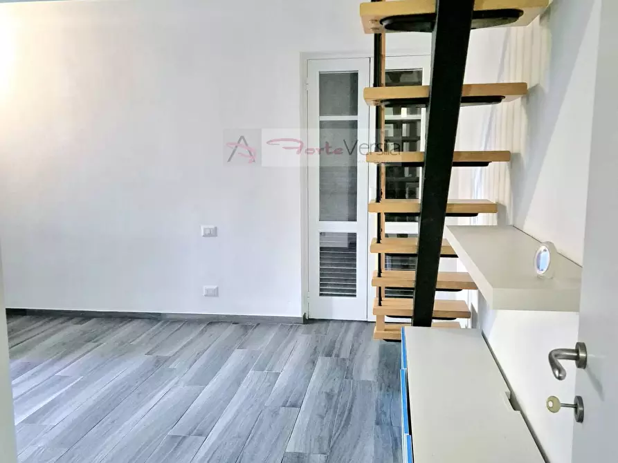 Immagine 15 di Villa in vendita  a Carrara