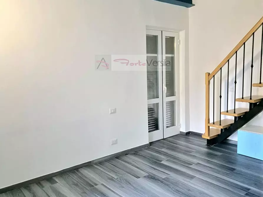 Immagine 13 di Villa in vendita  a Carrara