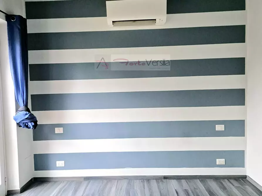 Immagine 11 di Villa in vendita  a Carrara