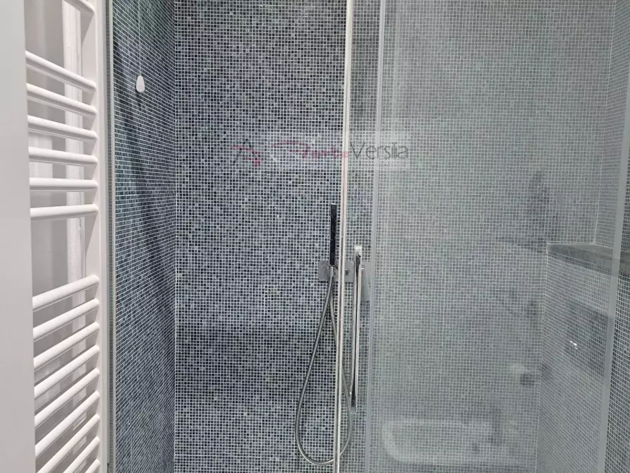 Immagine 21 di Villa in vendita  a Carrara