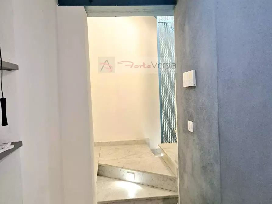 Immagine 7 di Villa in vendita  a Carrara