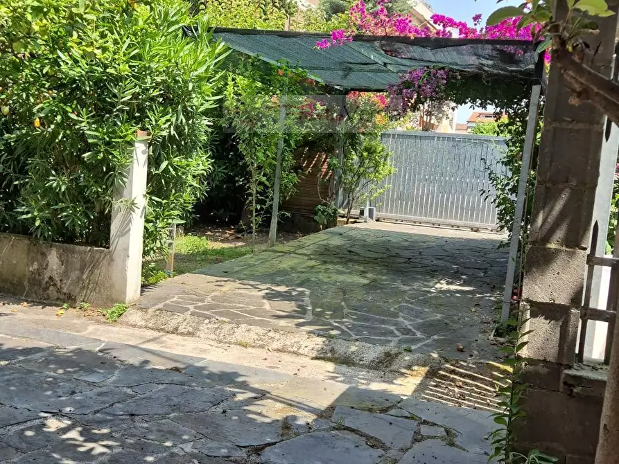 Immagine 26 di Villa in vendita  a Carrara