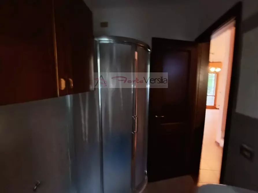 Immagine 10 di Villetta a schiera in vendita  a Pietrasanta