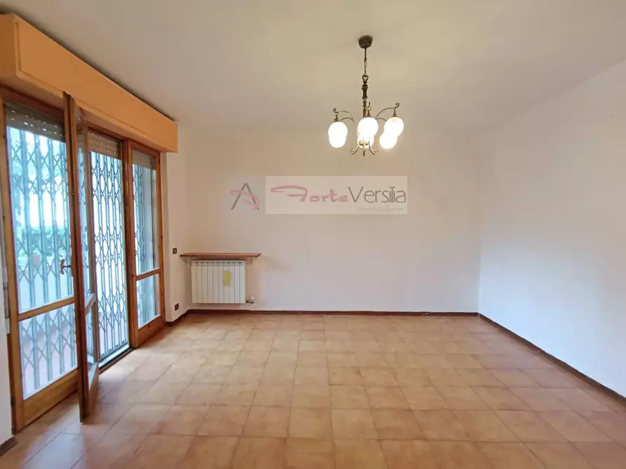 Immagine 3 di Villetta a schiera in vendita  a Pietrasanta