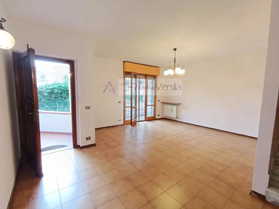 Immagine 1 di Villetta a schiera in vendita  a Pietrasanta