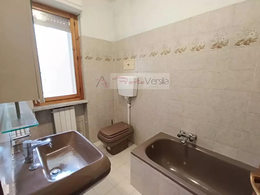 Immagine 30 di Villetta a schiera in vendita  a Pietrasanta