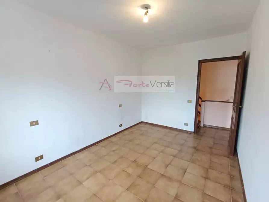 Immagine 24 di Villetta a schiera in vendita  a Pietrasanta