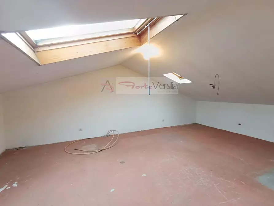 Immagine 34 di Villetta a schiera in vendita  a Pietrasanta