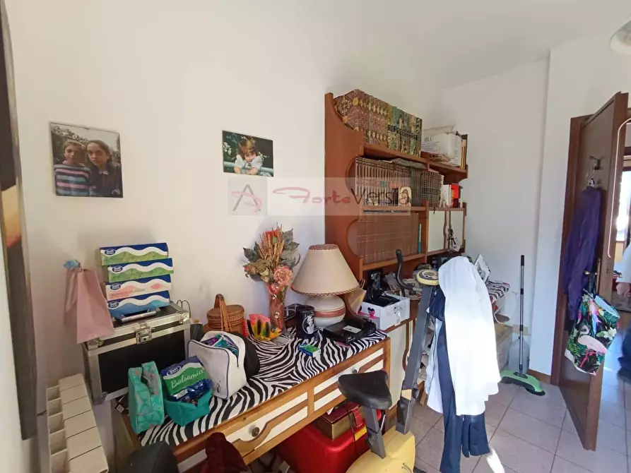 Immagine 14 di Villa in vendita  a Montignoso