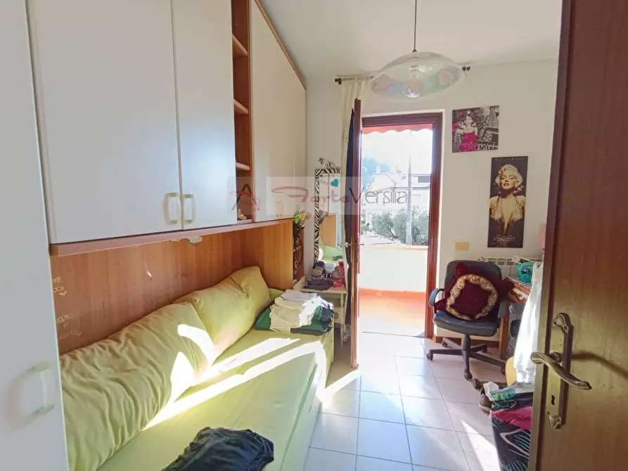 Immagine 11 di Villa in vendita  a Montignoso