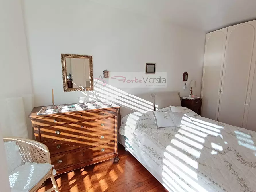 Immagine 18 di Appartamento in vendita  a Forte Dei Marmi