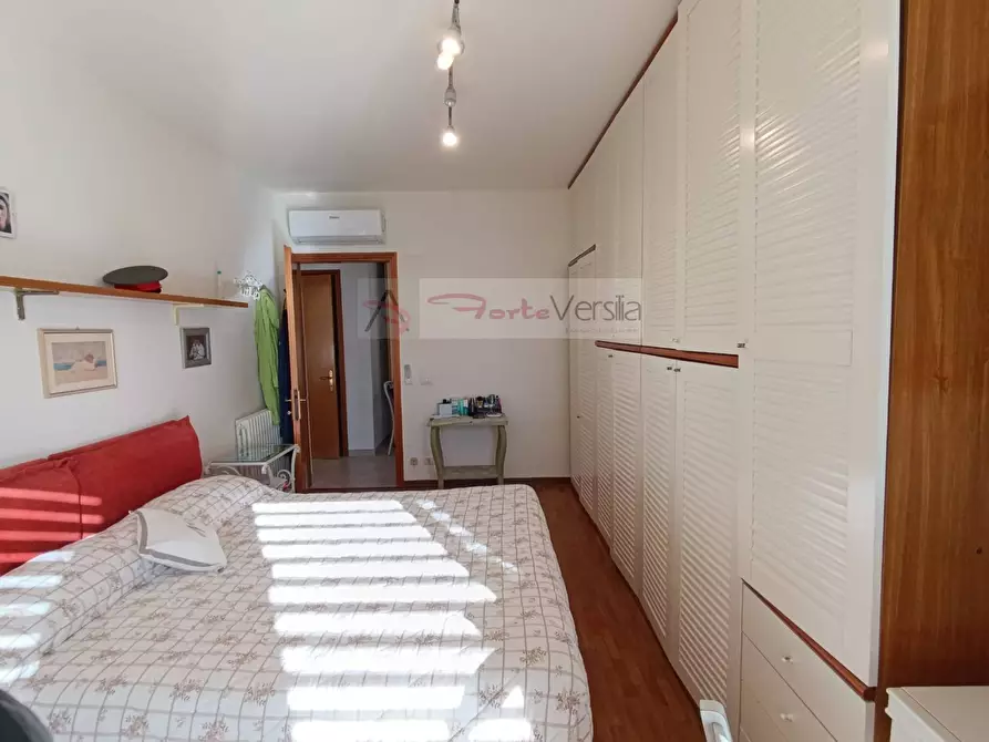 Immagine 13 di Appartamento in vendita  a Forte Dei Marmi