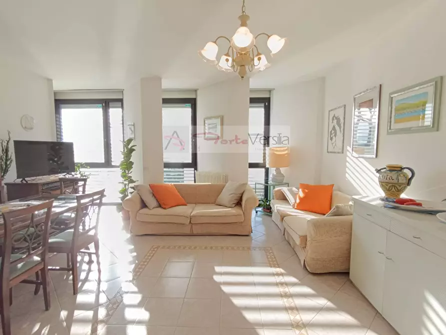 Immagine 2 di Appartamento in vendita  a Forte Dei Marmi